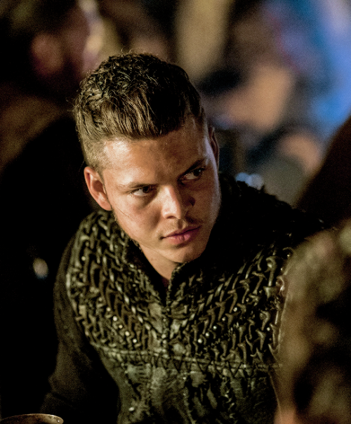 Vikings' Season 5: Alex Hogh Anderson (a.k.a. Ivar the Boneless