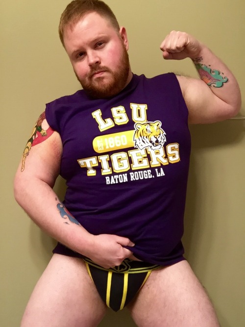 babybehr85: Got this new workout shirt while I was home for Christmas so I thought I’d see what you 
