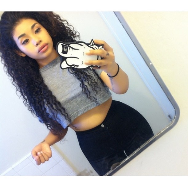 shesbombb:  http://iiseeulurkin.tumblr.com/