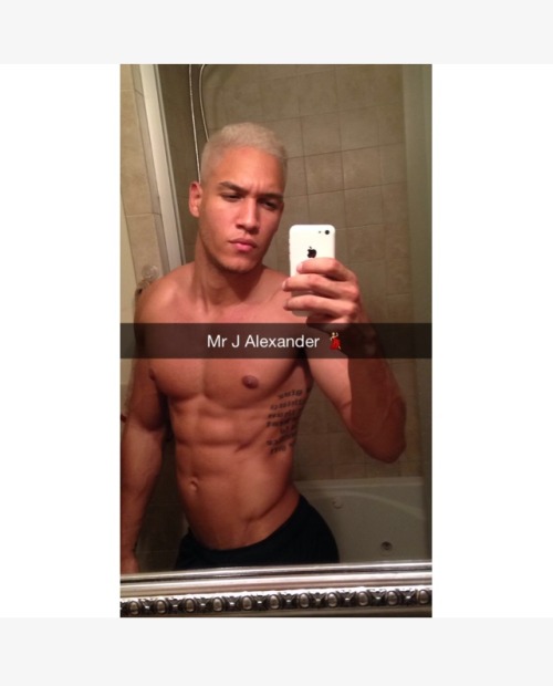 woahmrkelley:  💆