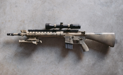 im-gilley:  benchau:  SCAR 16 & Mk12 Mod 0 Old school SPR meets new school SPR. ben chau   100% plan on getting an Mk12 of some type. Even if it’s a clone, love me some SPR.