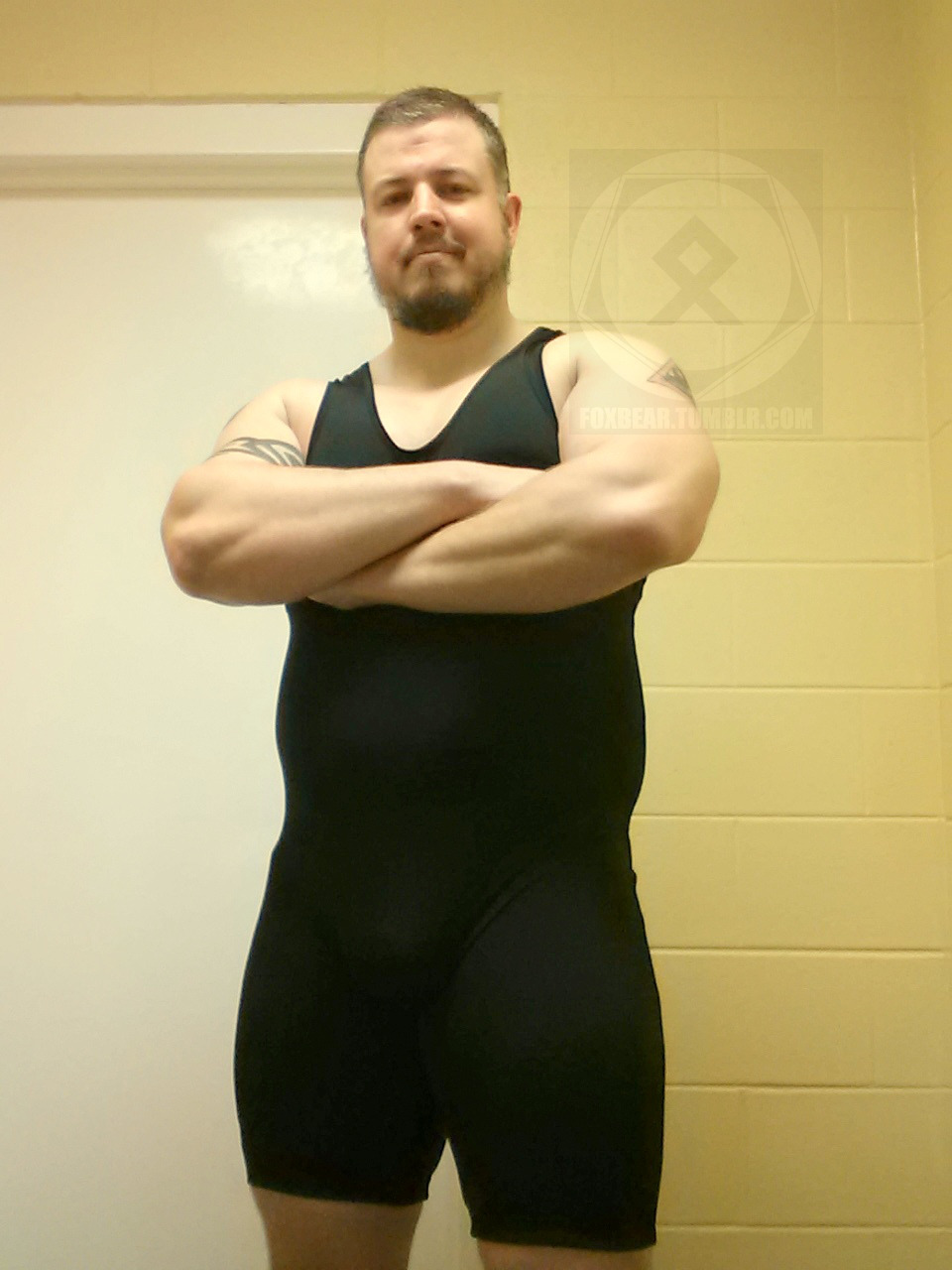 foxbear:   New Fito Shirt, Old Singlet Goodness So, I got my new Fitocracy tank