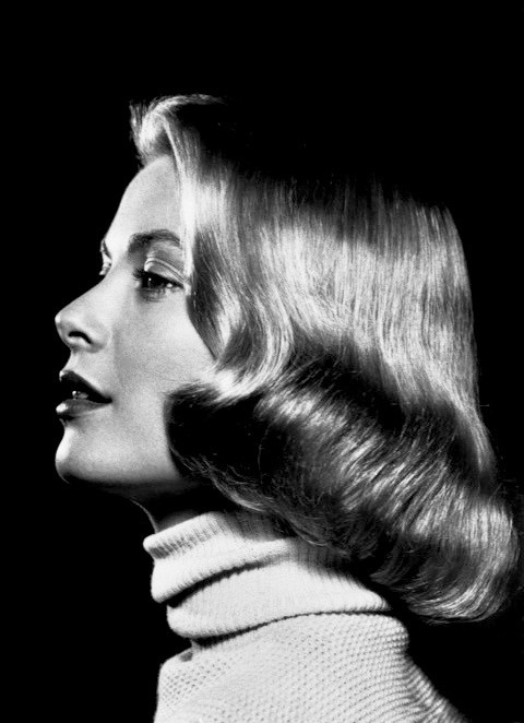 summers-in-hollywood:Grace Kelly, 1954. Photo taken by Philippe Halsman