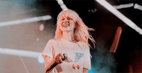 hayleywilliamsdaily: Don’t go crying to your mama ‘cause you’re on you’re own, in the real world