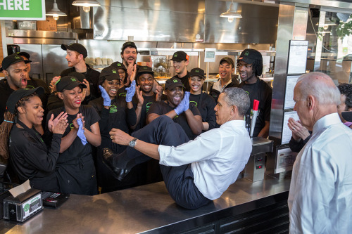 q5k:barack obama about to take a giant shit on the counter of this restaurant to protest capitalism