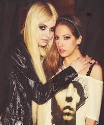 imettwiggymanson:  Taylor (Pretty Reckless) & Jenna