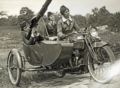 NYC women’s machine gun squad, police reserves, 1918.