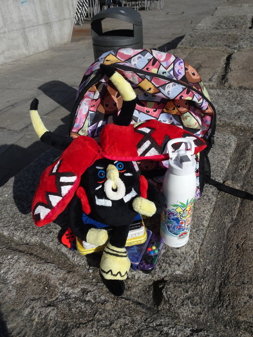 over-the-rinabow: I finished making the third in my set of Zip-up Tapu plushes: Tapu Bulu! This was