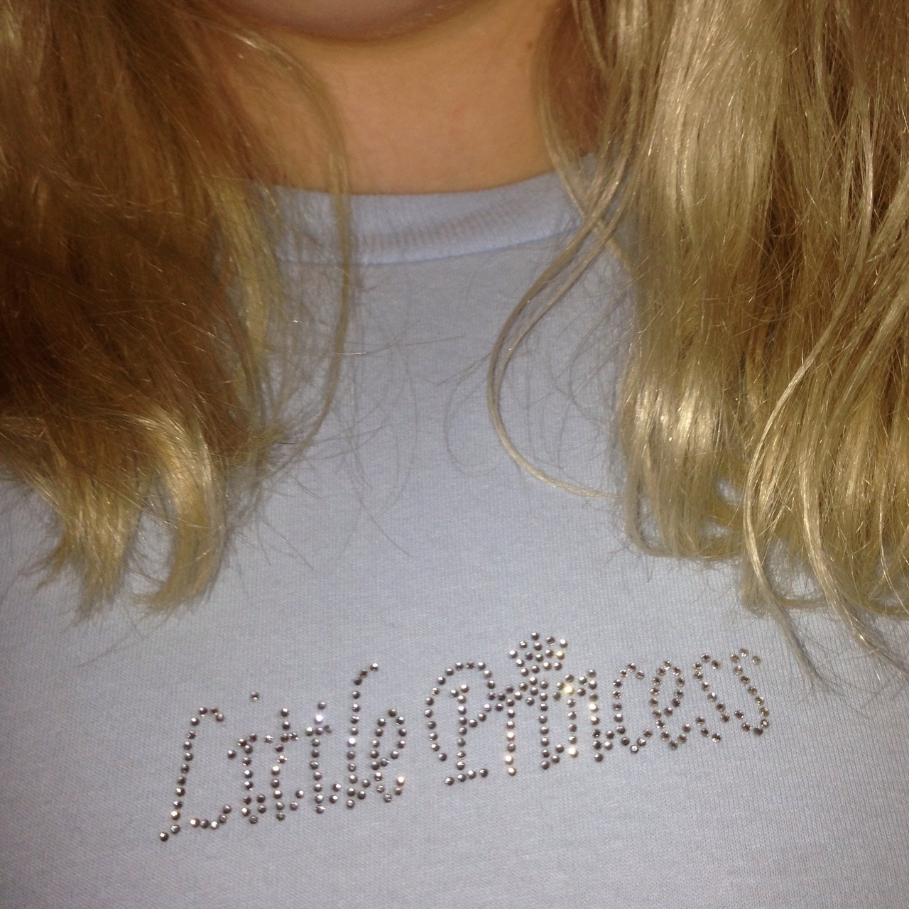 vaporwave98:  just made myself a cute lil shirt 