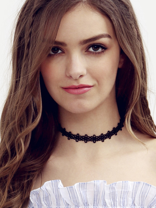 NECKLACE/CHOKER FROM THIS AWESOME SITE TOTALLY IN LOVE!!ALL of them got amazing reviews so you bette