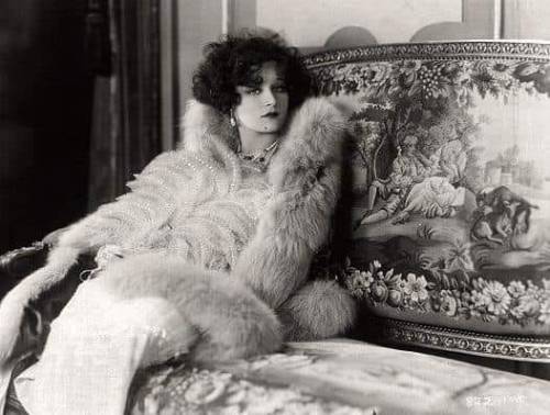 the1920sinpictures:1926 portrait of Greta Nissen. From The Forgotten Splendour, FB.