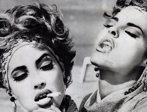 shialablunt:  Christy Turlington & Linda Evangelista by Ellen von Unwerth for Vogue Italia July 1990