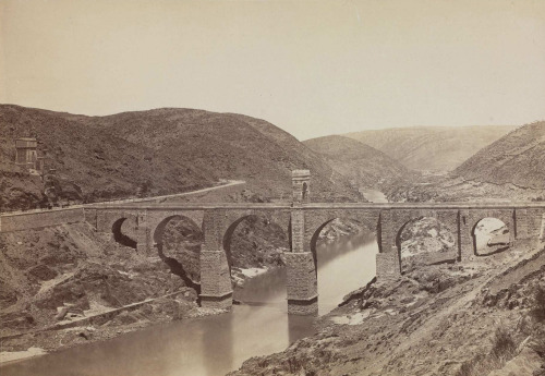 mostly-history:AlcántaraBridge (Spain, c. 1870).  Photo taken by Jean Laurent from the south.Thissto