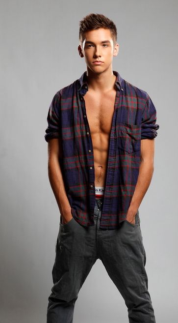 lovemaster69:    Follow The LOVEMASTER for more hot men.