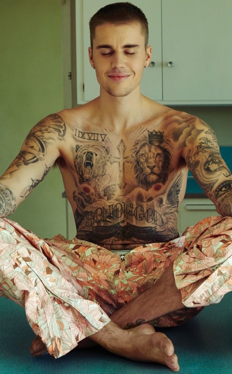 famousfeetandpits: Justin Bieber Gotta beat my cock on his hairy calves