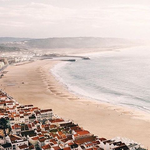 #DispatchFrom @sejkko down by he sea. #Nazaré #TravelerInPortugal #SandVsSnow #TakeMeThere (a