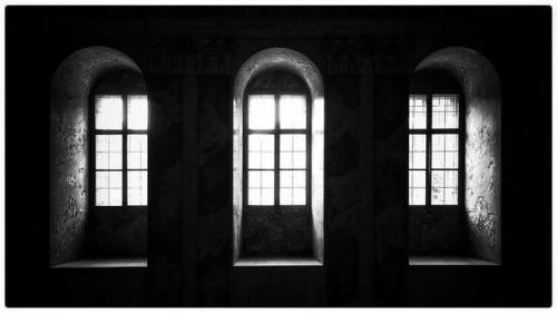 Triptych. Valtice Castle. . . . #blackandwhitephotograph #blackandwhitephotography #windows #triptyc