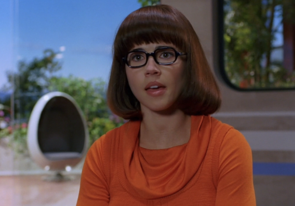 lesbian-tabaxi:  70s-inspired-trans:  70s-inspired-trans:  haveamagicalday: I’m watching Dead to Me and just now discovering that this is the same actress who plays Velma and that bitch Chutney who didn’t actually get into the shower!!!   The world