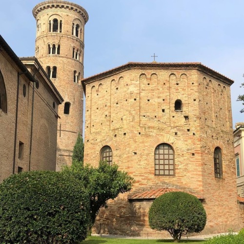 crystallyn14:The Neonian Baptistery #ravenna #italy #byzantine #travel (at Battistero Neoniano)https