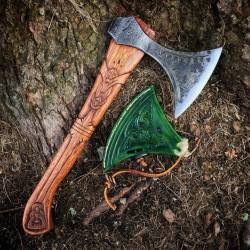 voiceofnature:  Viking axe by Cedarlore Forge  Want.