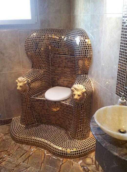 poopflow:  my throne  WHO THE HELL OMG