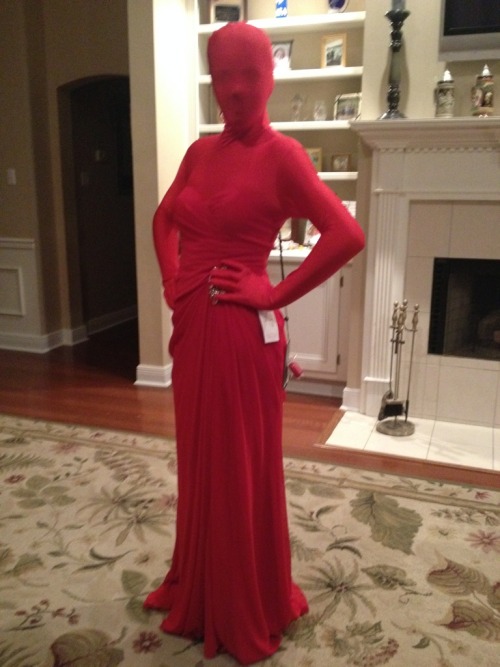 i-just-roll-with-it:So turns out my prom dress just so happens to match my morph suit..