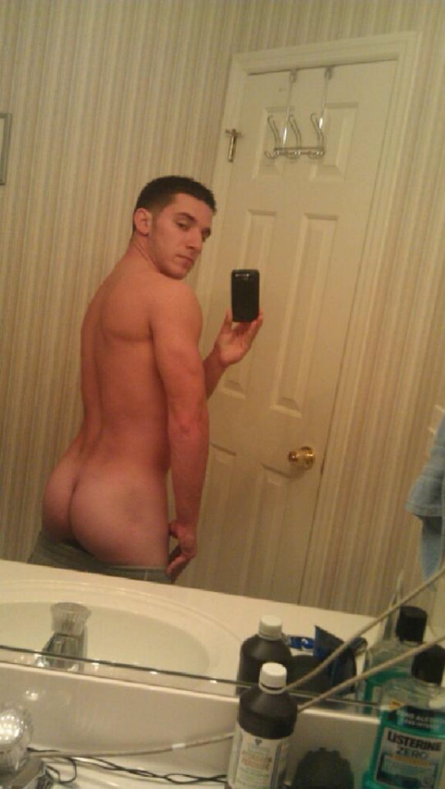 southhallspsu:  bigdawglayne:  Matt 23, South Carolina. Str8  Love the sag pics.