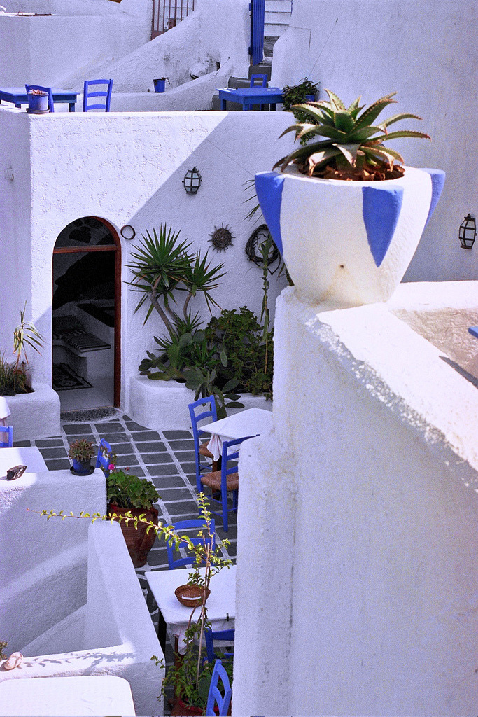 allthingseurope:  Santorini, Greece (by Hydraheerd) 