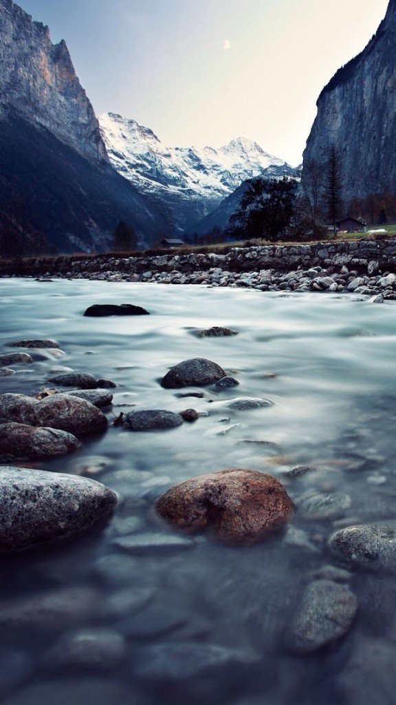 freeapplewallpapers:  Snow Mountains and Pebbles  Click to enlarge [download id=&ldquo;997&rdquo;]