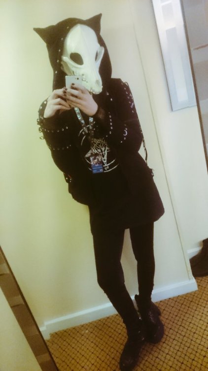 thefingerfuckingfemalefury:  priestessamy: witnesstheabsurd: New looks GOOD LOOK  AESTHETIC