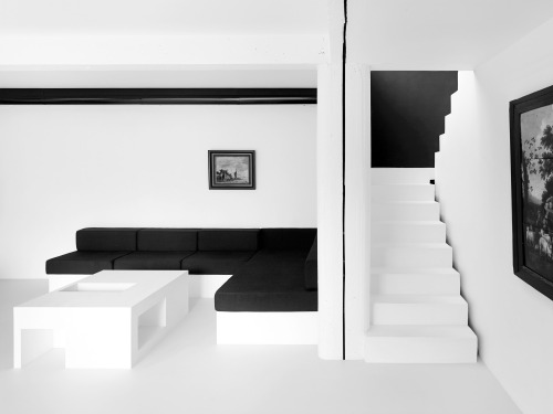 roomonfire-good-design:  1950s André Wogenscky-designed modernist house in Saint-Forget, France. Wog