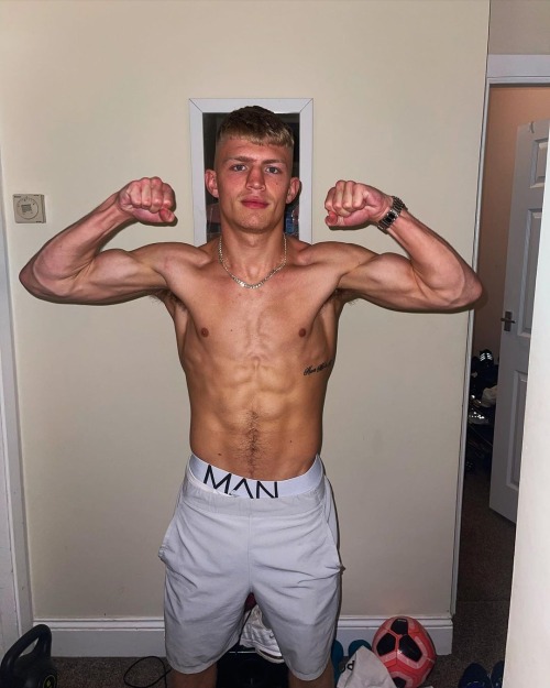 toxyc80:Joe Russell. North East boxer  hyper aggressive pussy raider 