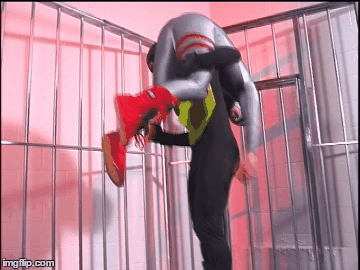 lildunebuggy:Superhero Takedown! Hot guys in spandex are so sexy.  I’ve always loved supe