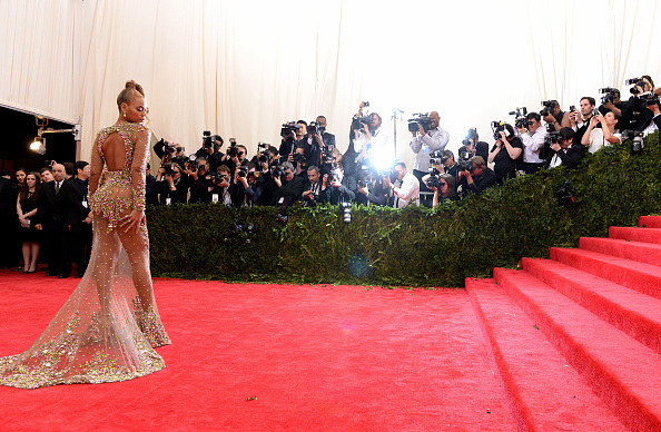 freekumdress:  QUEEN