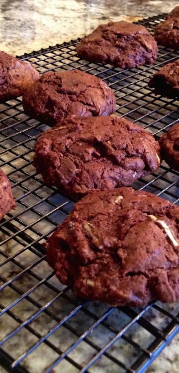 DOUBLE CHOCOLATE AND MINT COOKIES