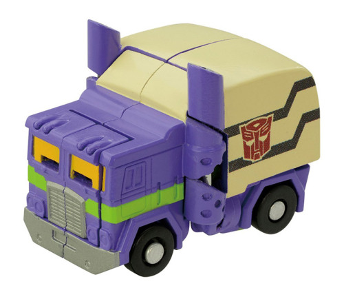 ca-tsuka:  Transformers x Evangelion toys. 