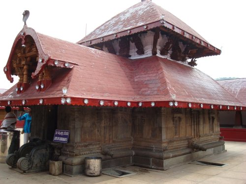 arjuna-vallabha:Temple at Coorg region of Karnataka state.