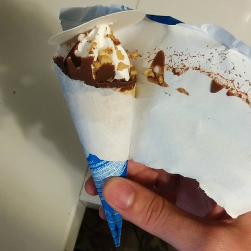 @cornettoit what the fuck? You had ONE job&hellip; #cornetto #algida #cornettoalgida :(