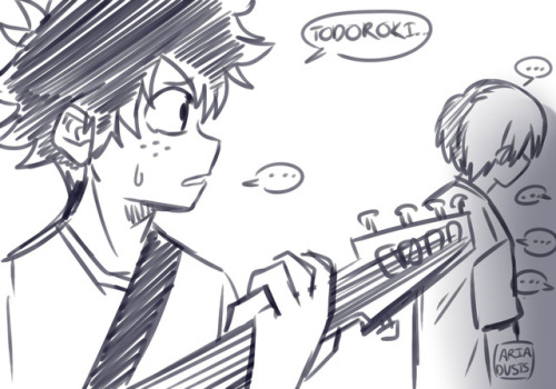 ariadims:And this is how Midoriya lost his instrument.I know it’s not the same ones but when I saw those 2 official arts I just… Plus, everyone else kept their respective instrument!EDIT : I just noticed the sticker I put on the synthetizer to hide