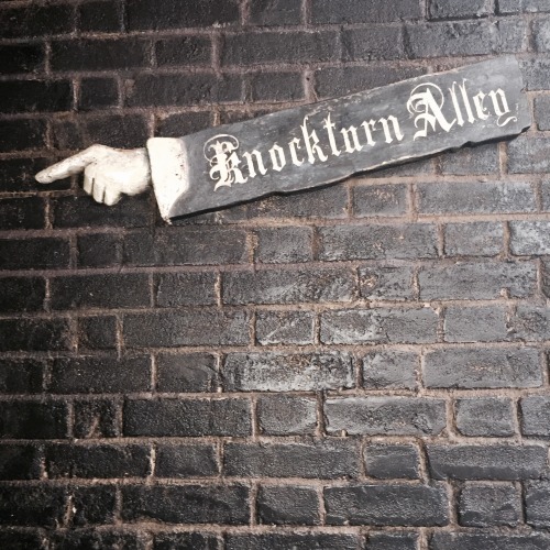 lichtenstien - The Wizarding World of Harry Potter ⚯͛ •...