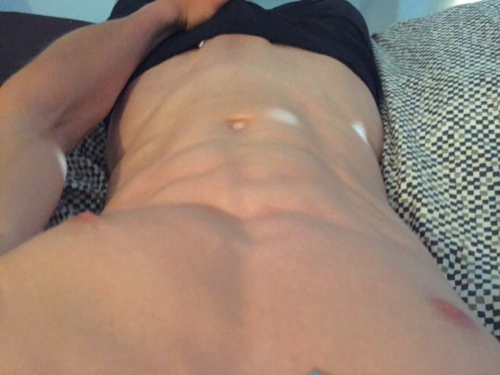 david-lovesit:  nakedguysfromkik:  OK, I have been busy 😍  http://david-lovesit.tumblr.com