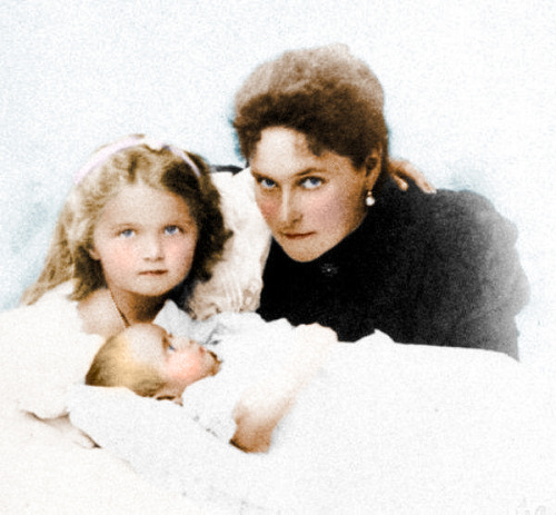 marienikolaevna: Empress Alexandra Feodorovna with her daughters Grand Duchesses Olga Nikolaevna and