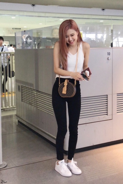 thinspo-dream: Rosé from Blackpink
