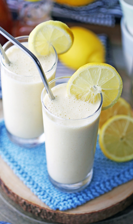 LEMON PINEAPPLE SMOOTHIES - Wonderful sweet and tart pineapple meets the zesty flavour of lemon in t