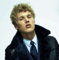 yhji:  L’Officiel Hommes Netherlands #8