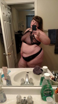 fatpussyfeelsbest:FAT GIRLS ARE SEXY