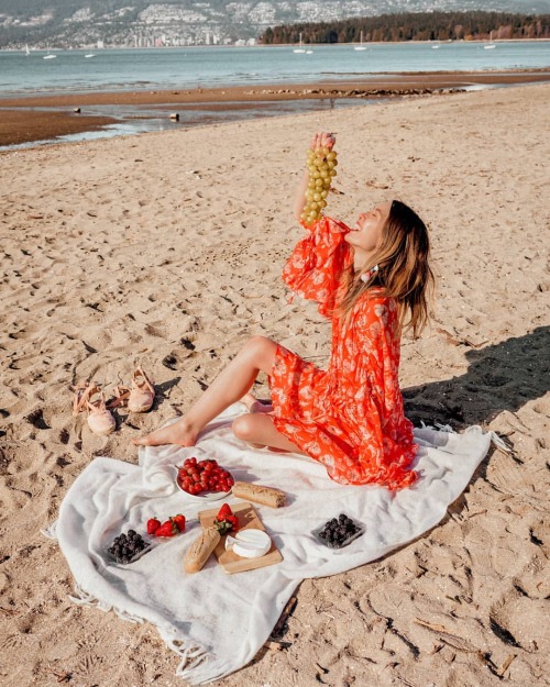 So thankful for sunny skies and almost beach weather. And @meenrz’s idea to bake this brie onc