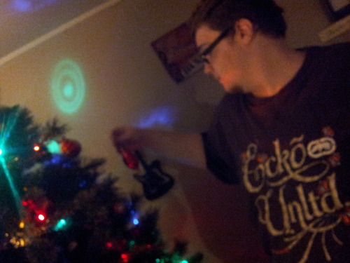 koguma-kun:  Put up the Christmas Tree last night with my boyfriend. Getting ready for the Holidays :3 