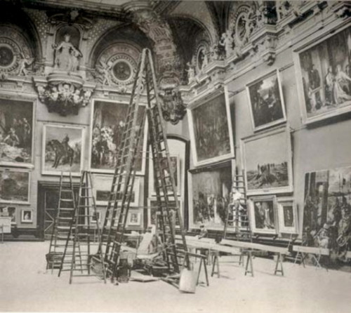 In 1886, the room the Salle des états was put at the disposition of the Musée du Louvre and redesig