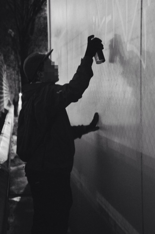 rdxv:  My Friday night summed up in black & white. 